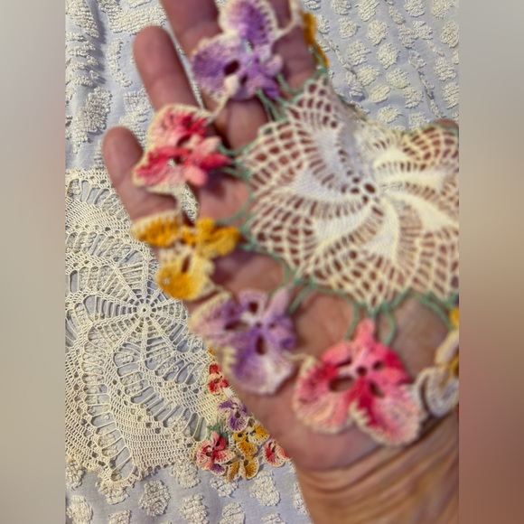 Vintage Handmade Doilies Set of 3 - Picture 6 of 6